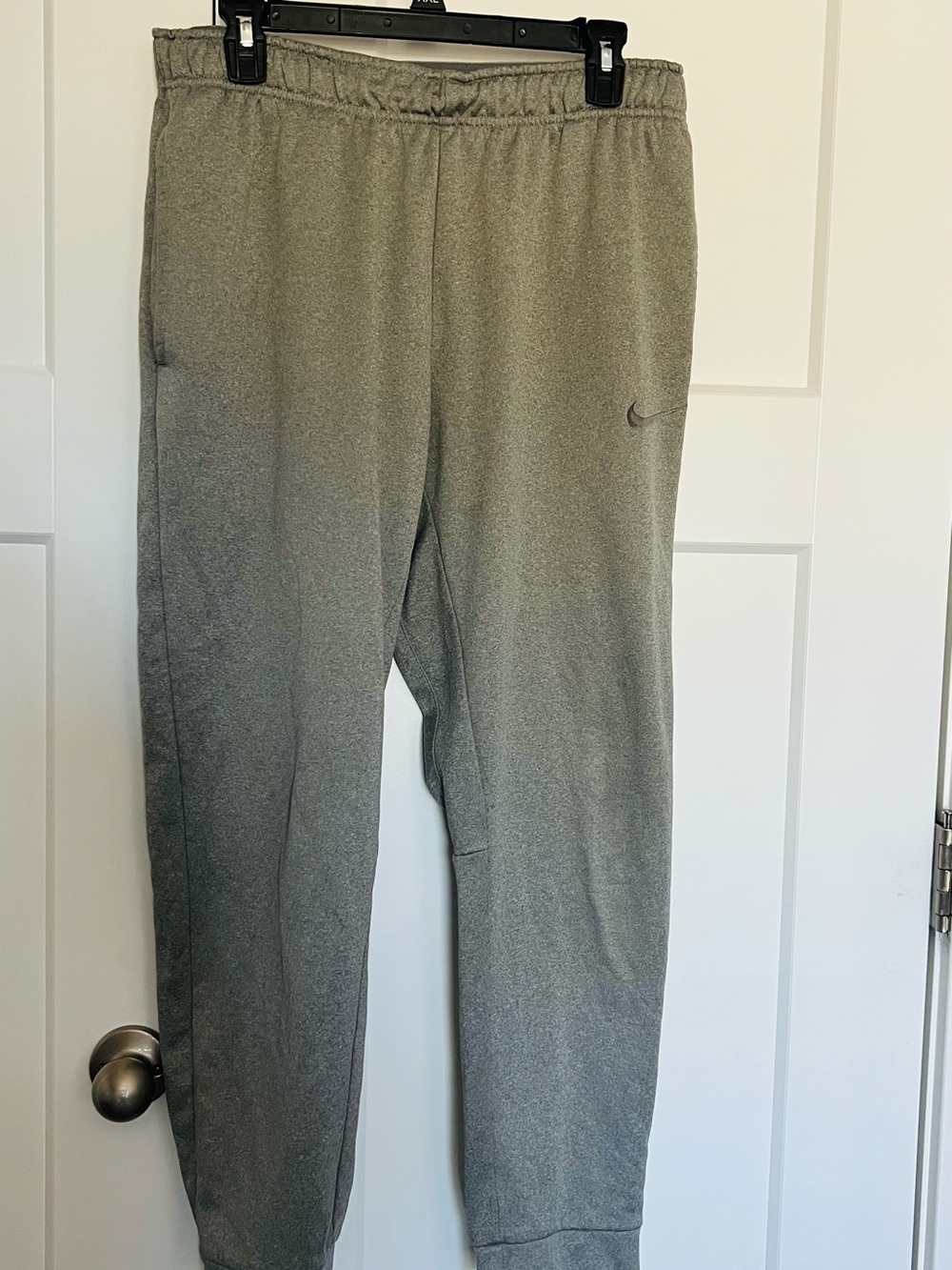 Nike Men's Heather Grey Athletic Joggers